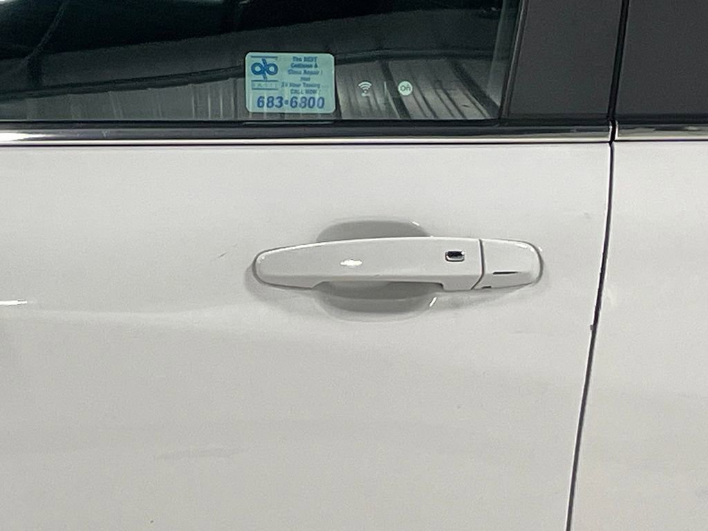 Used 2023 Chevrolet Equinox LT image 17