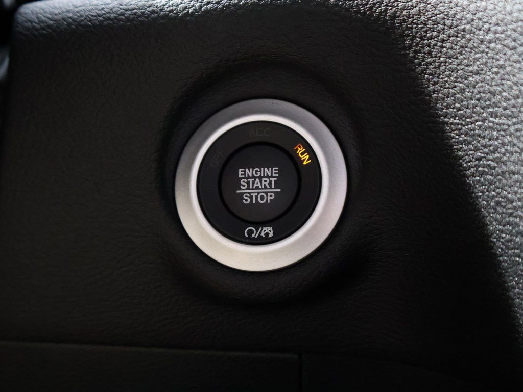 New 2026 Chrysler Pacifica Select image 32