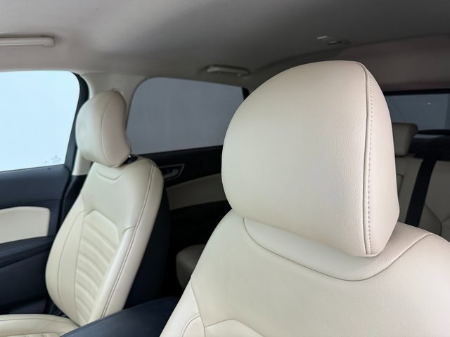 Used 2019 Ford Edge SEL w/ Equipment Group 201A image 25