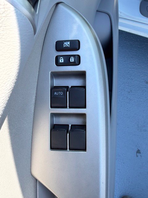 Used 2013 Toyota Corolla LE FWD image 14