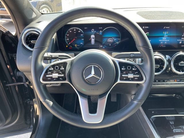 Used 2023 Mercedes-Benz GLB 250 4MATIC w/ Premium Package image 14