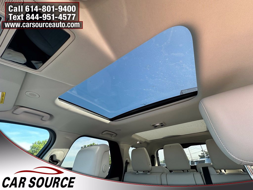 Used 2025 Land Rover Discovery Dynamic SE AWD/4WD image 12
