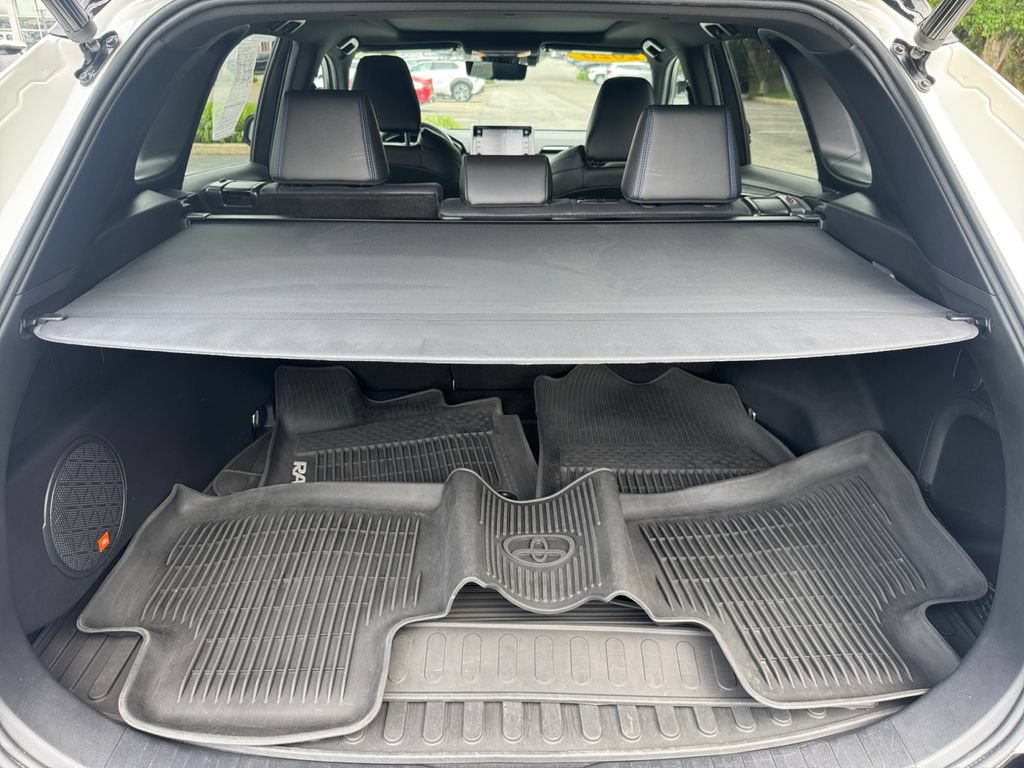 Used 2020 Toyota RAV4 XSE AWD/4WD image 16