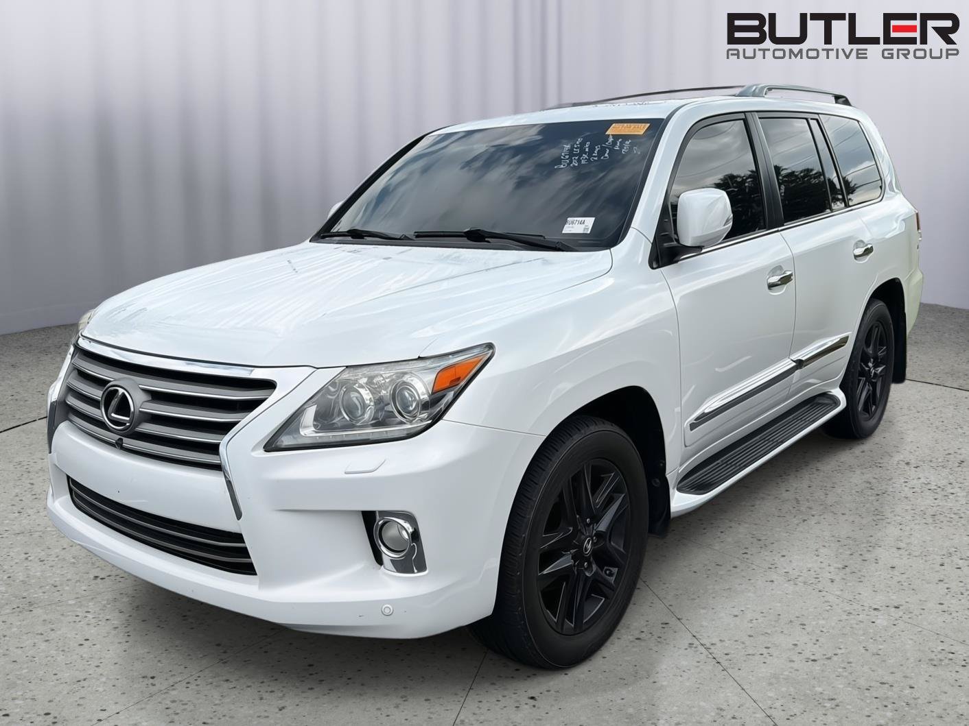 Used 2013 Lexus LX 570 4WD w/ Luxury Pkg video 1