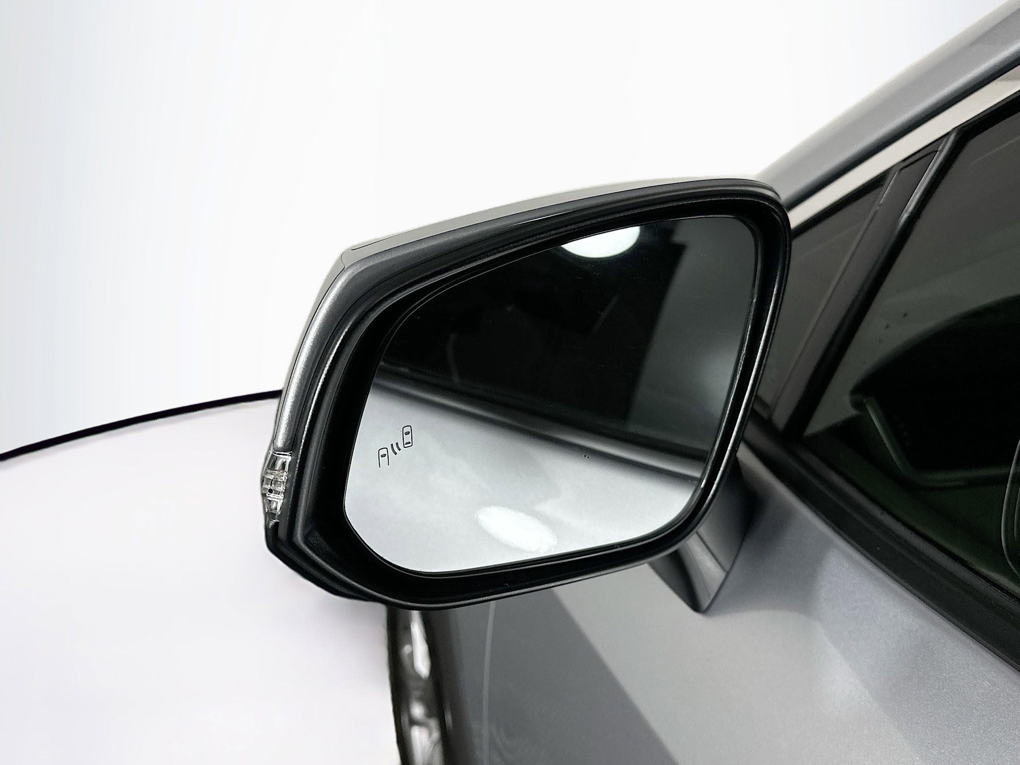 Used 2025 Toyota RAV4 XLE image 16