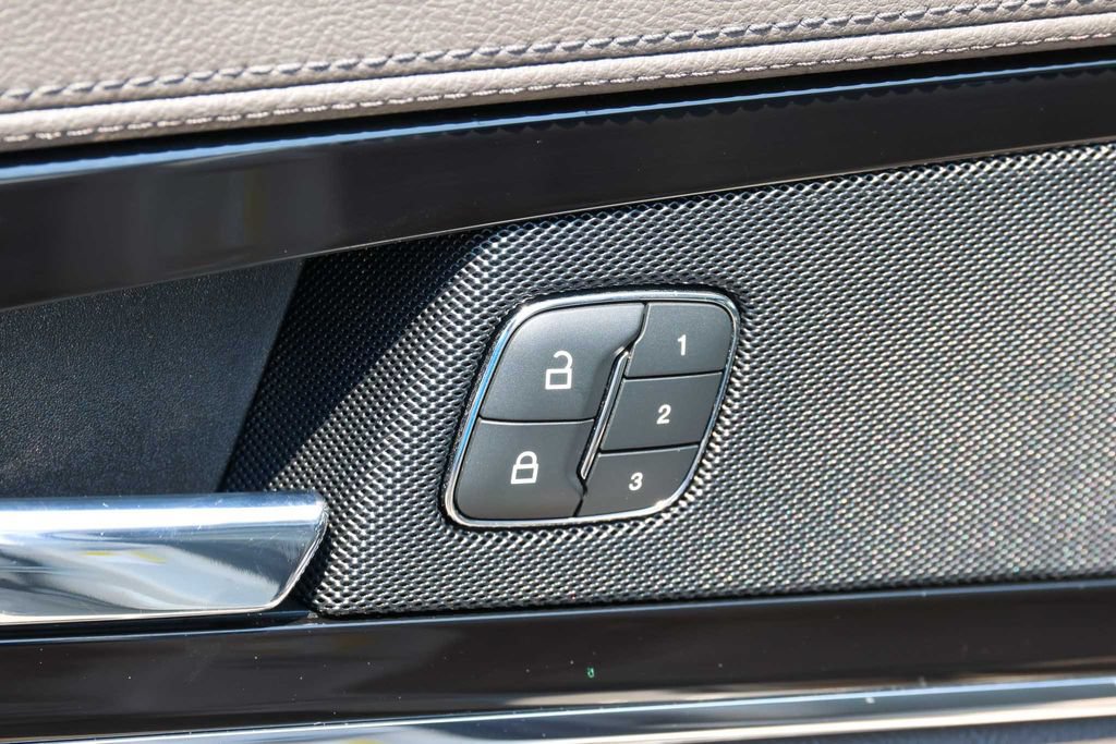 Used 2022 Lincoln Nautilus Reserve AWD/4WD image 13