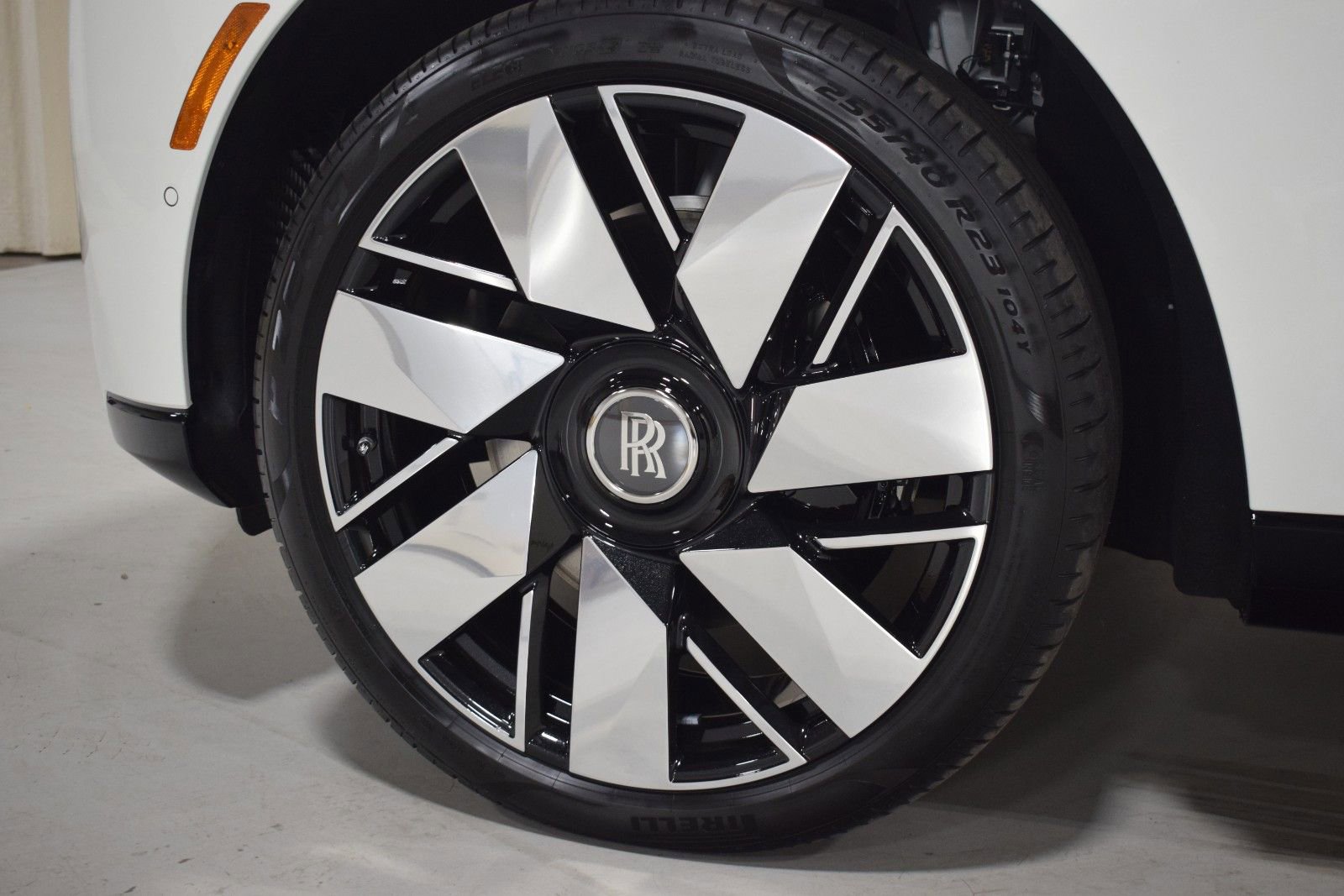 New 2026 Rolls-Royce Cullinan image 16