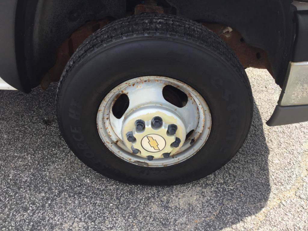 Used 2005 Chevrolet Silverado 3500 2WD Crew Cab image 10