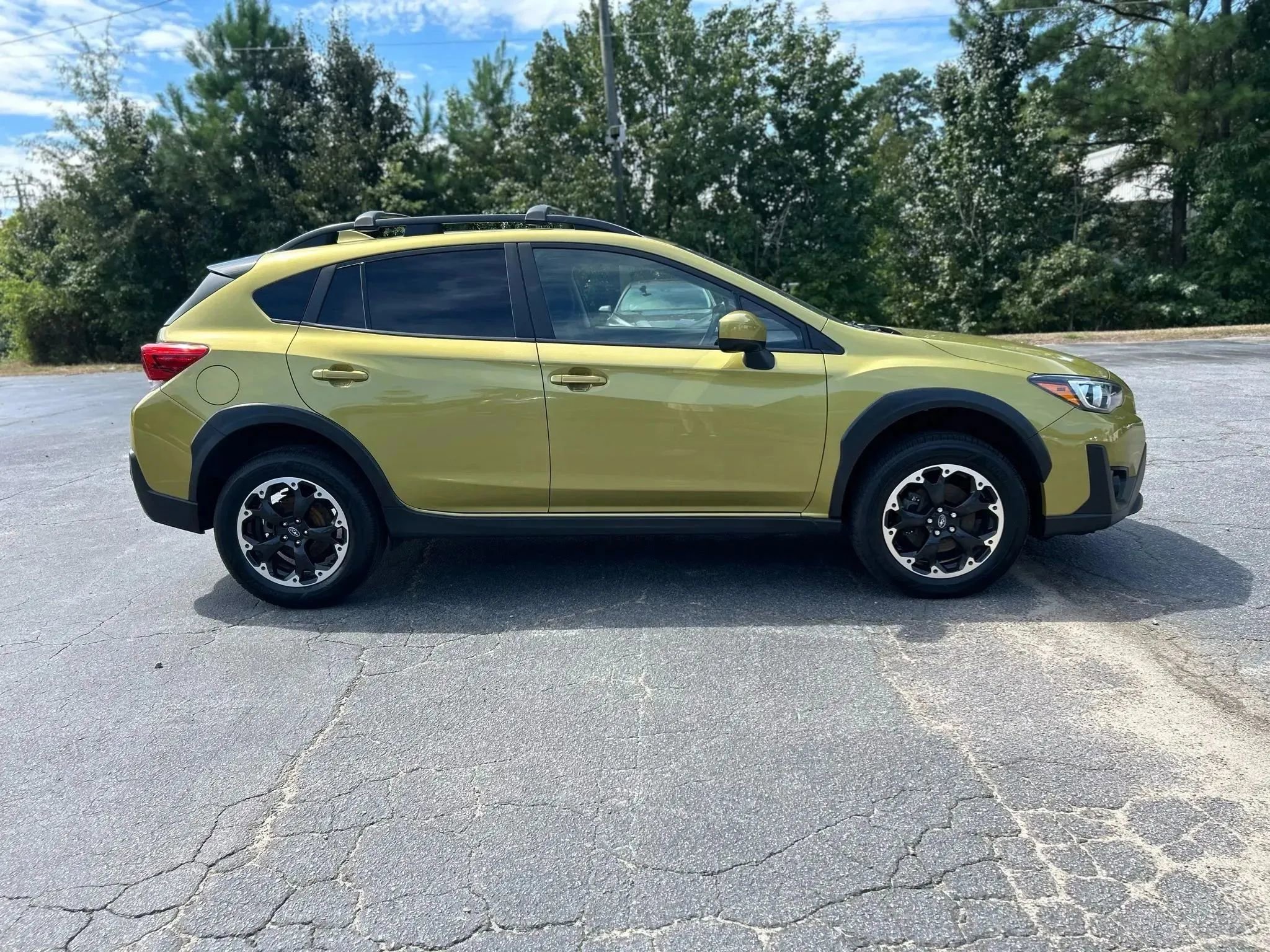Used 2023 Subaru Crosstrek 2.0i Premium image 6