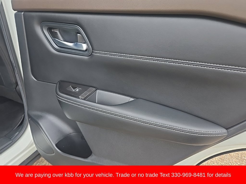 Used 2023 Nissan Rogue SL AWD/4WD image 29