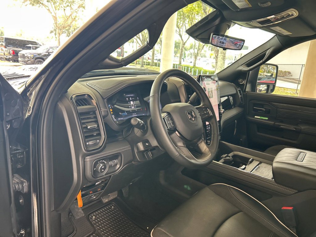 Used 2025 RAM 2500 Limited AWD/4WD image 7