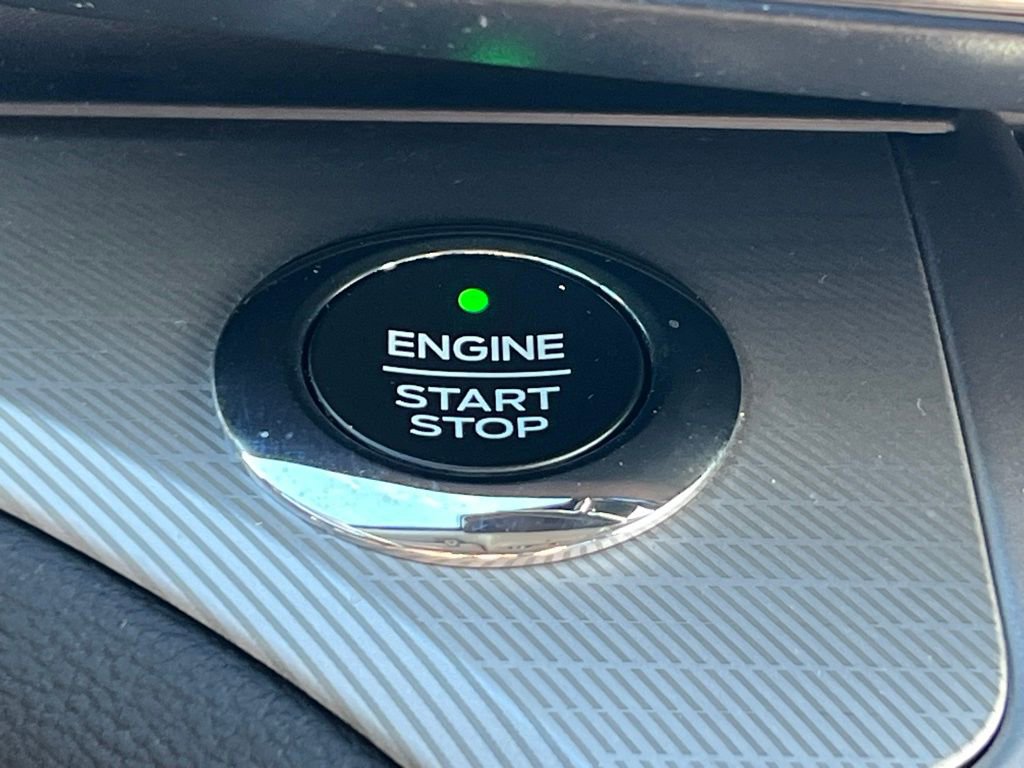 Used 2021 Ford Explorer XLT w/ Equipment Group 202A image 31