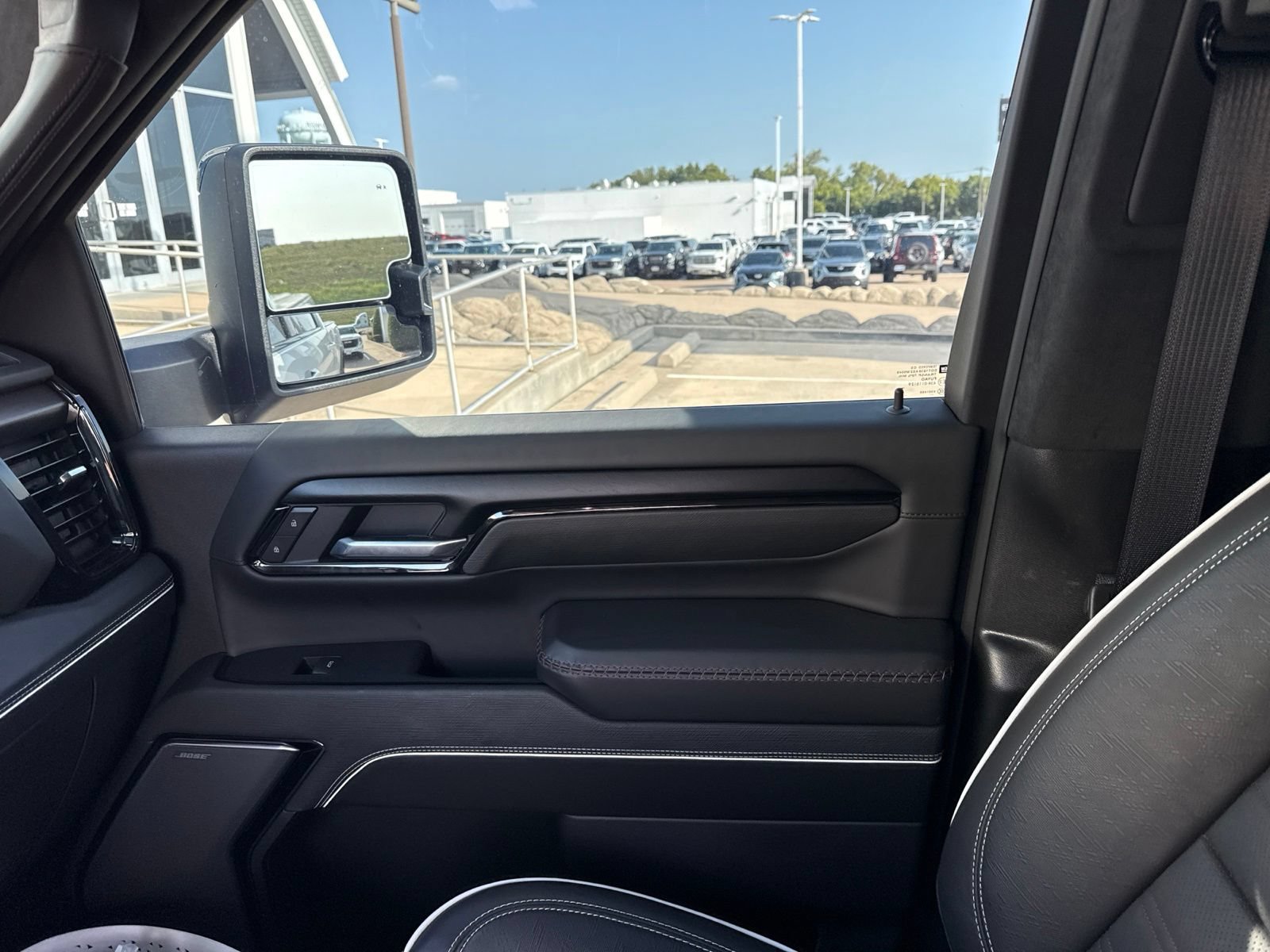 Used 2025 GMC Sierra 2500 AT4X AWD/4WD image 31