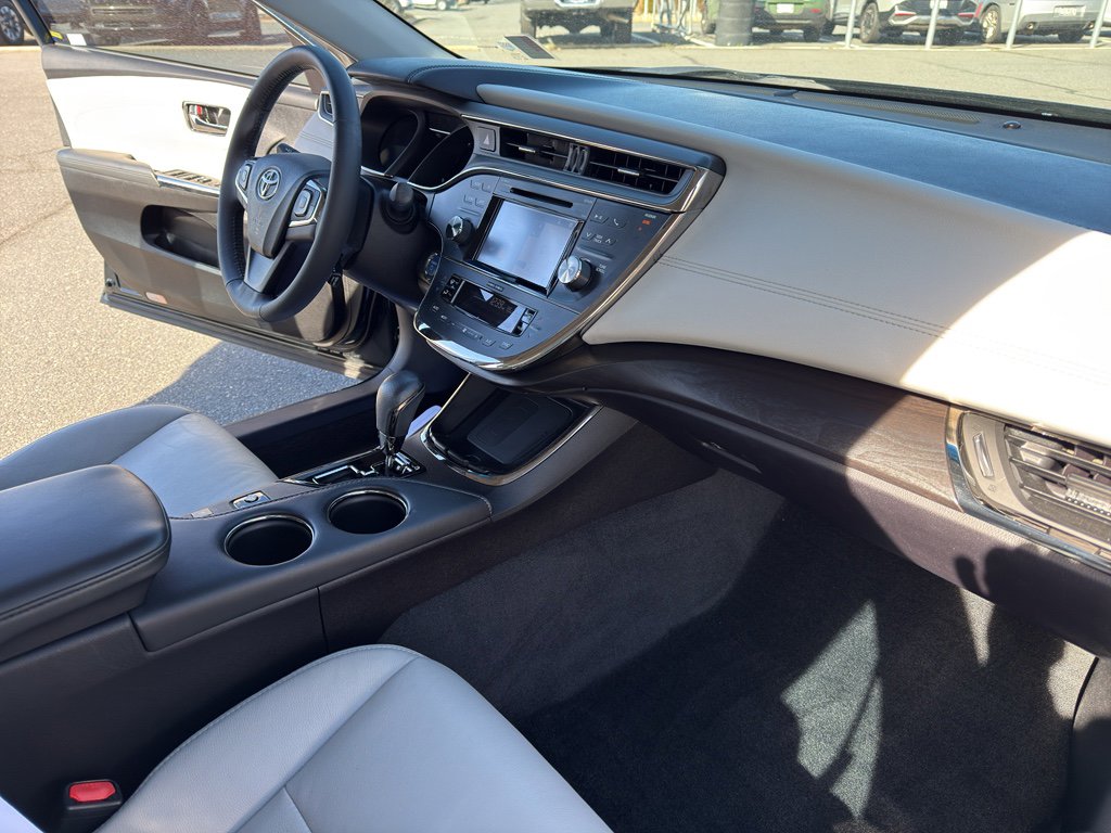 Used 2016 Toyota Avalon XLE Premium image 32