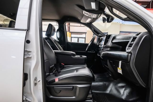 Used 2024 RAM 3500 Tradesman w/ Chrome Appearance Group image 31