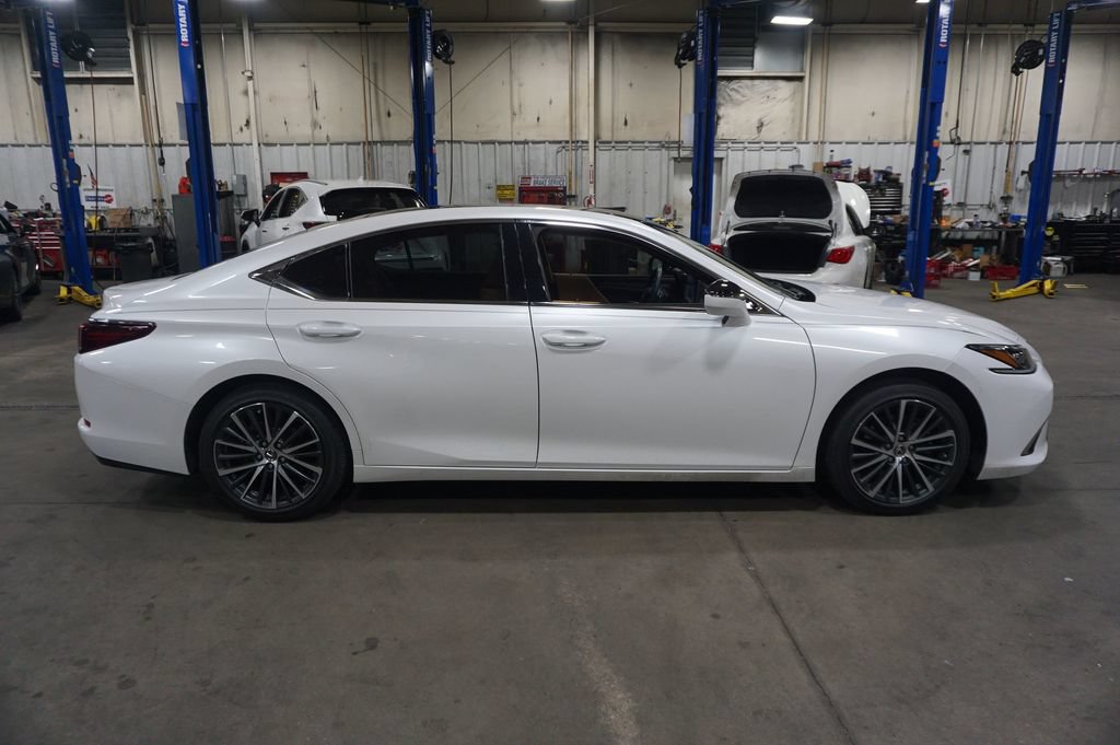 Used 2023 Lexus ES 350 w/ Premium Package FWD image 25