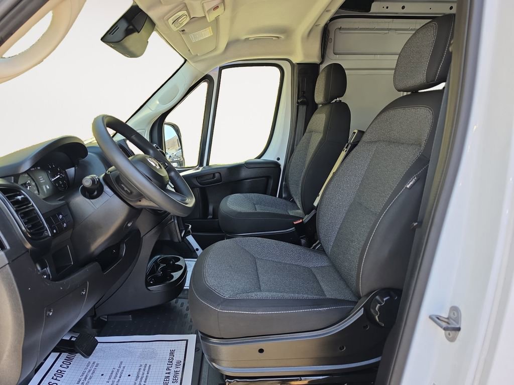 Used 2024 RAM ProMaster 2500 w/ Convenience Group FWD image 9