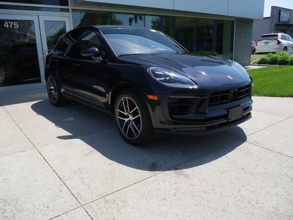 Certified 2023 Porsche Macan S AWD/4WD image 9