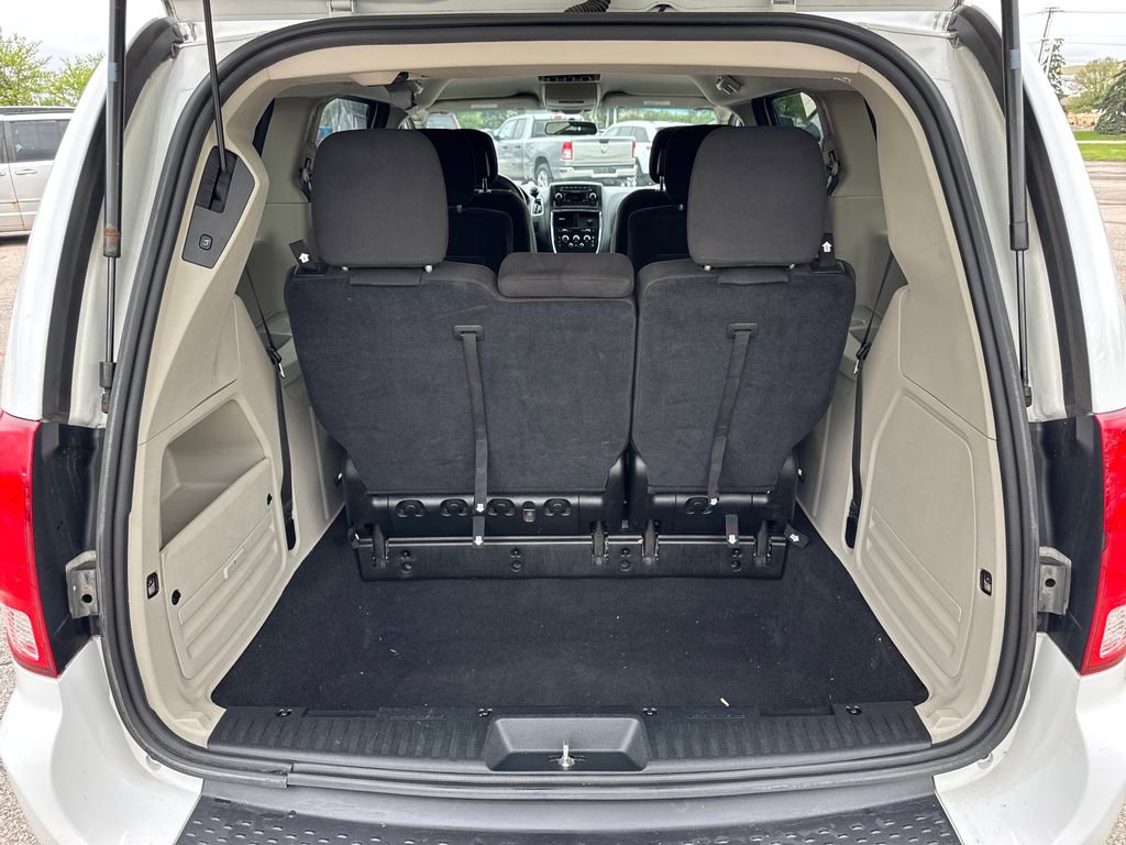 Used 2015 Dodge Grand Caravan SXT FWD image 24
