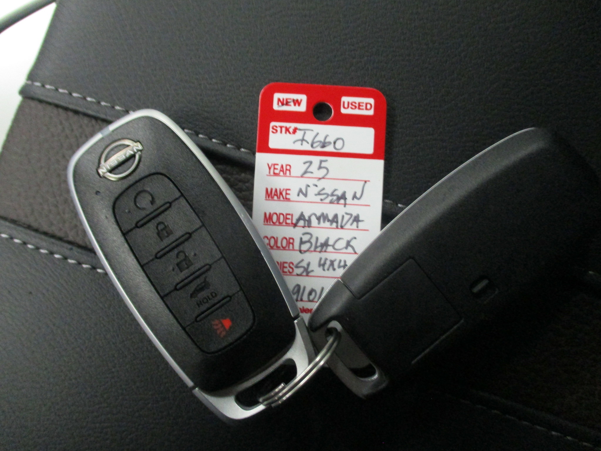 New 2025 Nissan Armada SL w/ Captain's Chari Seat Package image 36