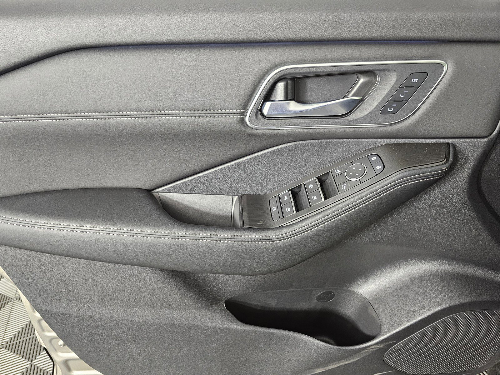 New 2026 Nissan Rogue Platinum image 35