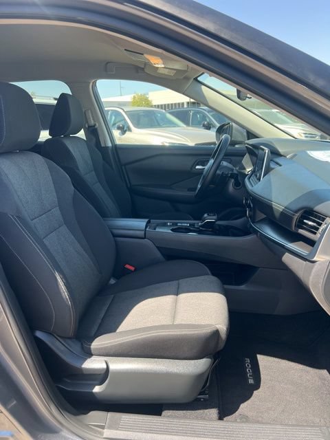 Used 2025 Nissan Rogue SV FWD image 34