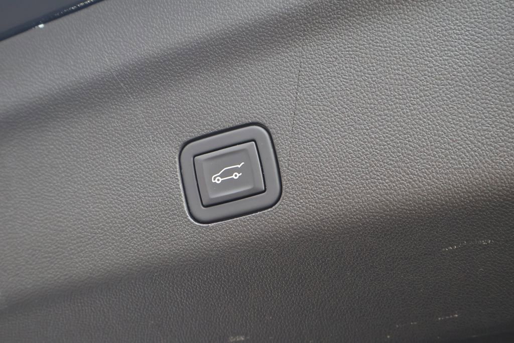 Used 2023 Cadillac Escalade Sport Platinum w/ LPO, ONYX Package image 64