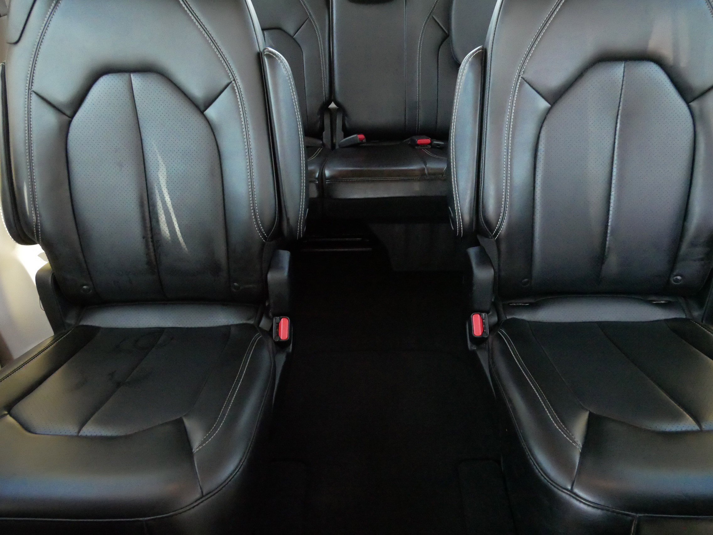 Used 2023 Chrysler Pacifica Touring-L FWD image 13