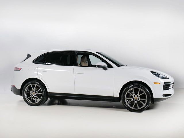 Certified 2023 Porsche Cayenne Platinum Edition image 8