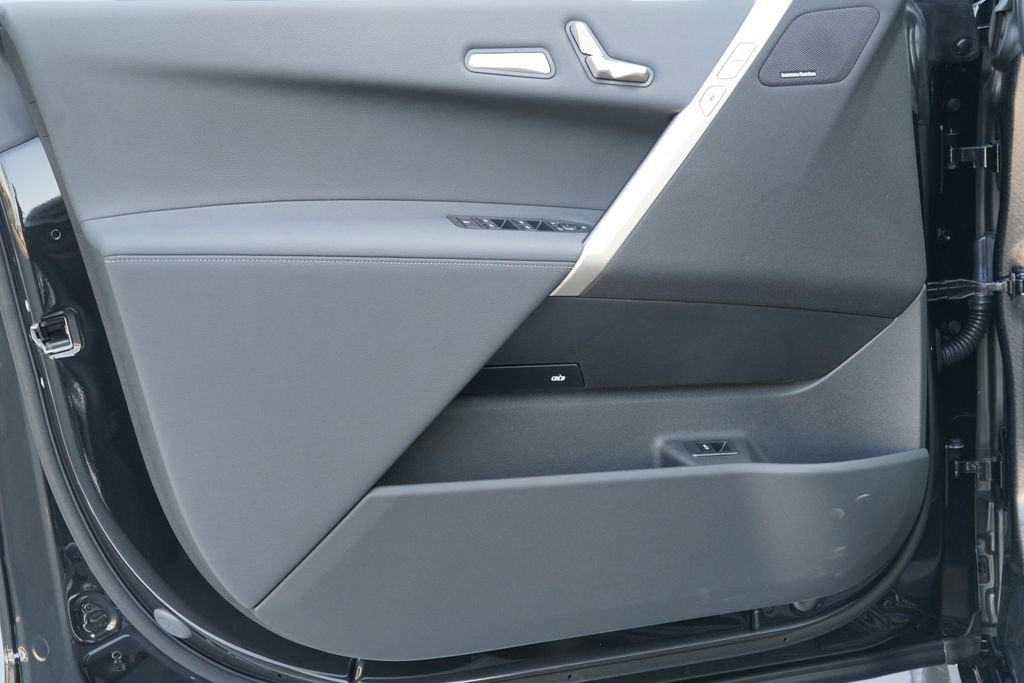 New 2026 BMW iX xDrive45 image 8