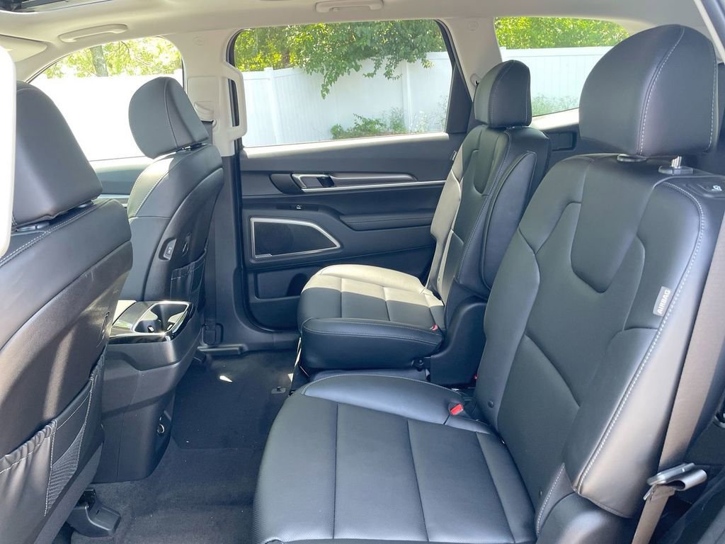 Used 2025 Kia Telluride S image 49