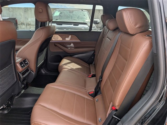 Used 2024 Mercedes-Benz GLS 450 4MATIC image 18