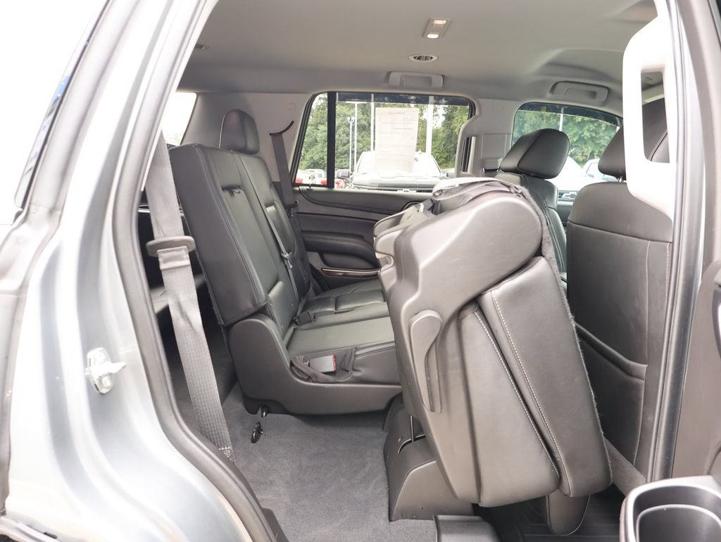 Used 2019 Chevrolet Tahoe LT w/ Luxury Package AWD/4WD image 39