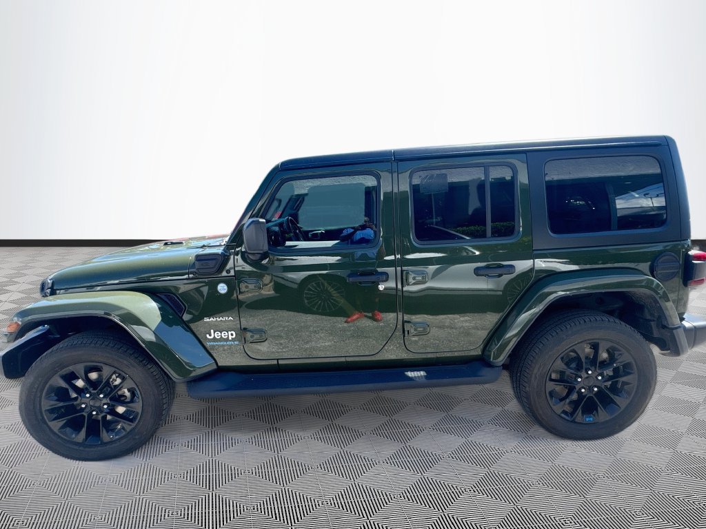 Used 2023 Jeep Wrangler Unlimited Sahara w/ Cold Weather Group AWD/4WD image 9