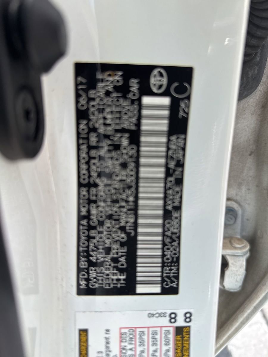 Used 2018 Toyota Camry LE FWD image 9