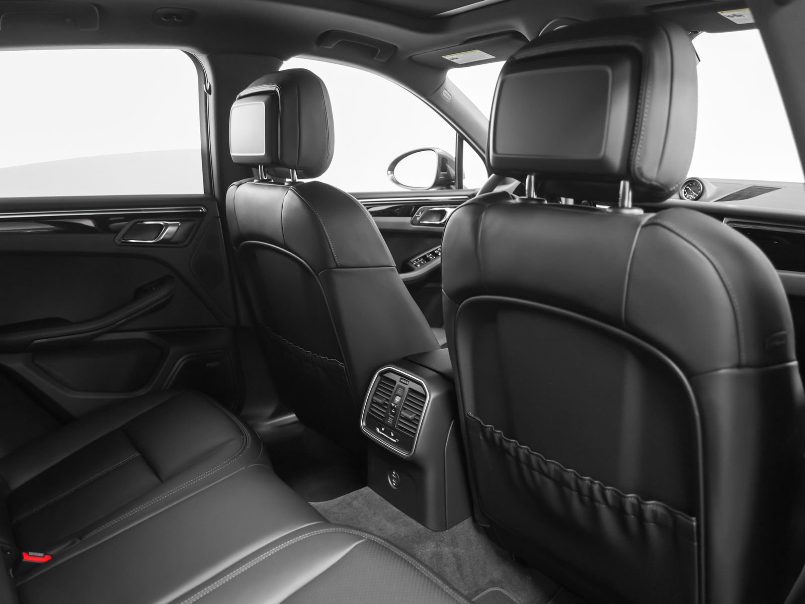 New 2026 Porsche Macan AWD/4WD image 26