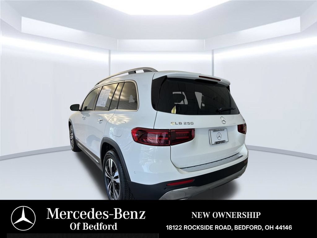 Used 2026 Mercedes-Benz GLB 250 4MATIC image 3