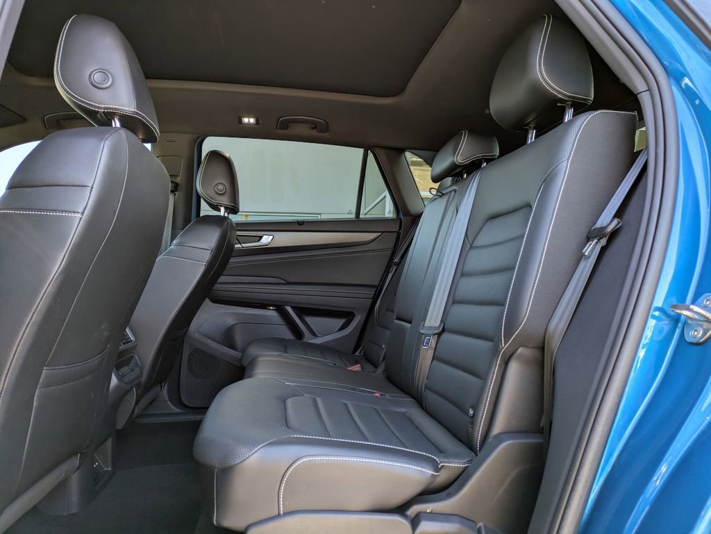 Certified 2024 Volkswagen Atlas Cross Sport SEL R-Line image 16