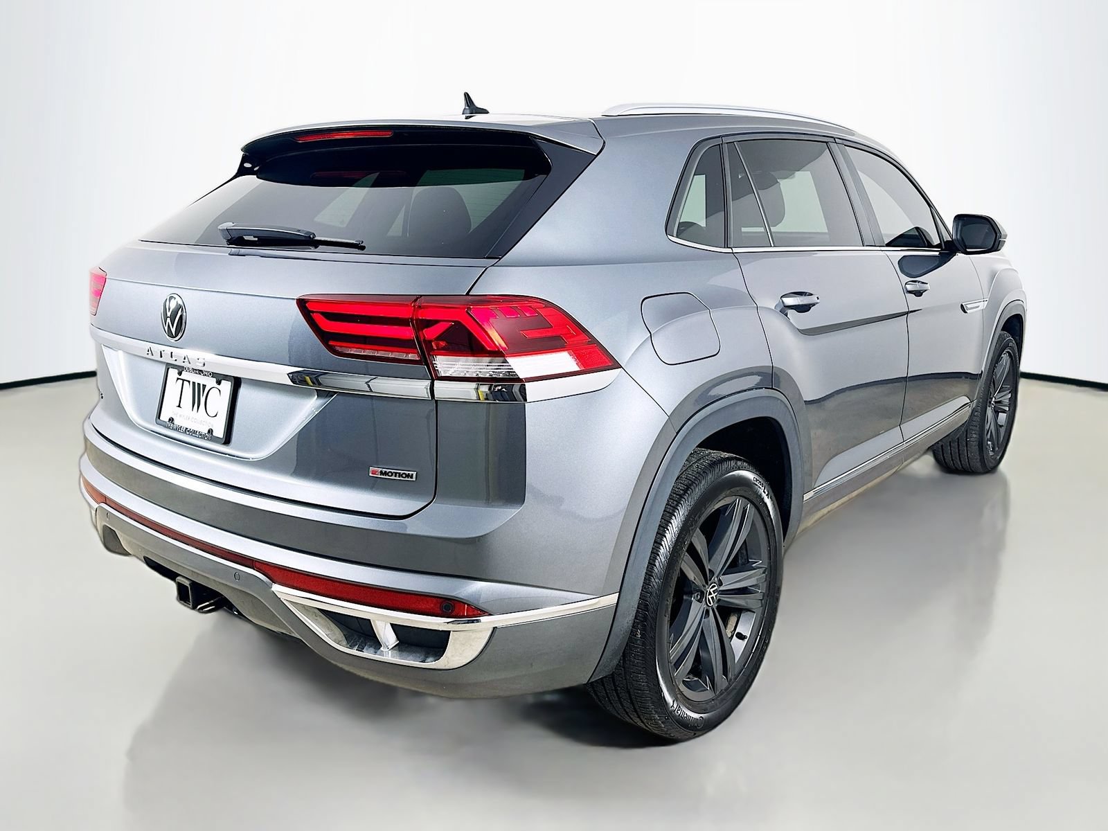 Used 2020 Volkswagen Atlas Cross Sport SE w/ Panoramic Sunroof Package AWD/4WD image 5