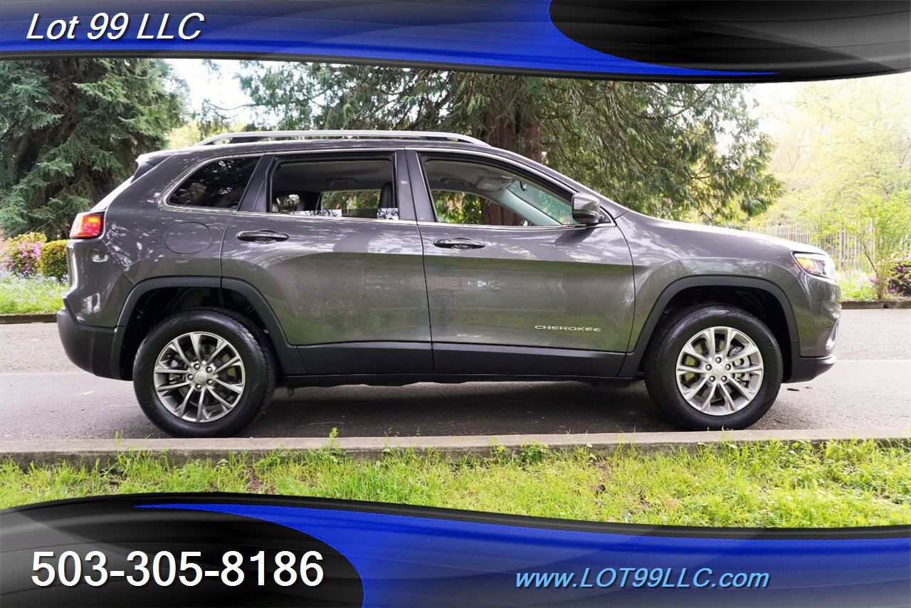 Used 2019 Jeep Cherokee Latitude Plus w/ Cold Weather Group AWD/4WD image 8