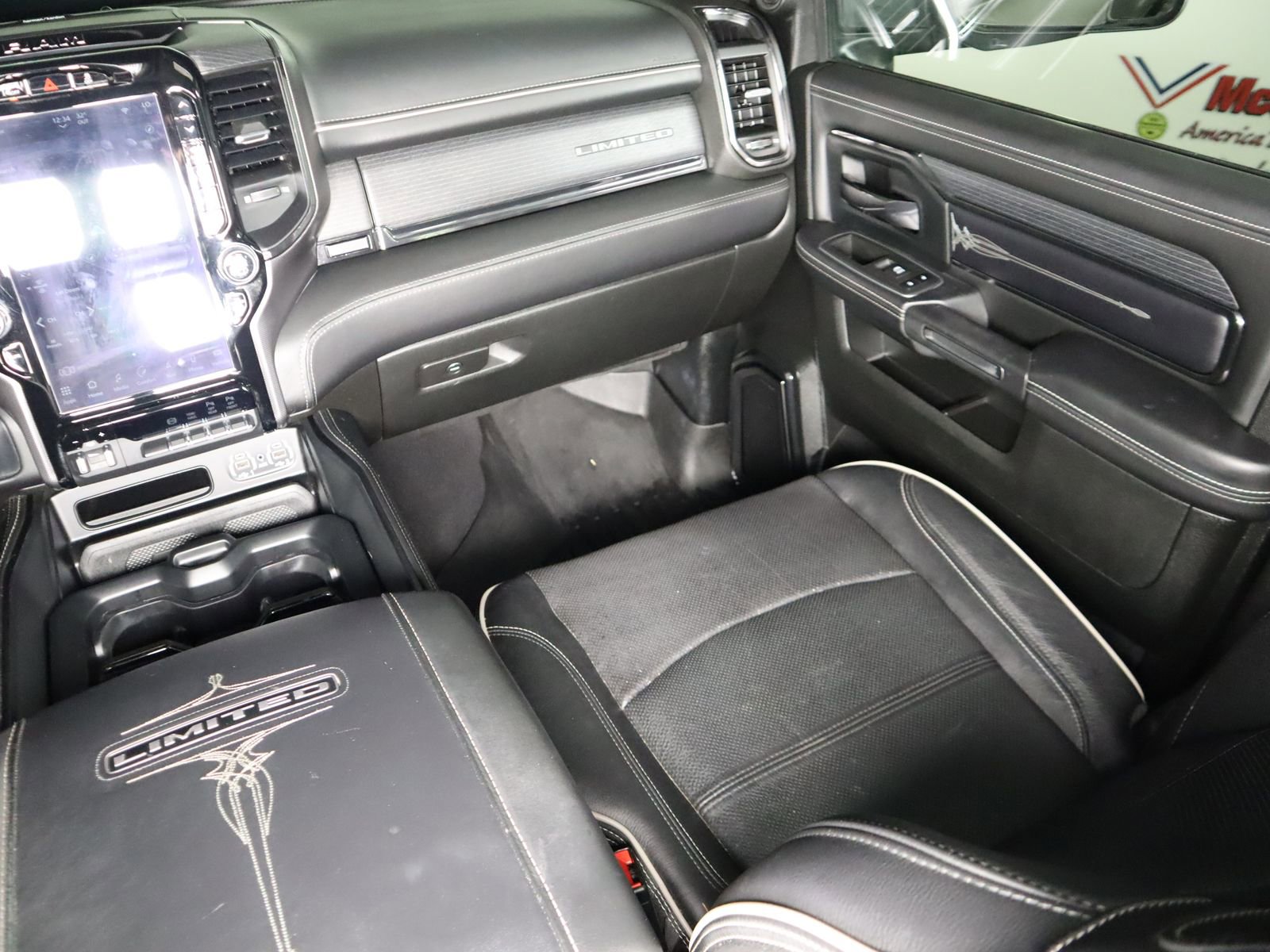 Used 2022 RAM 2500 Limited image 32