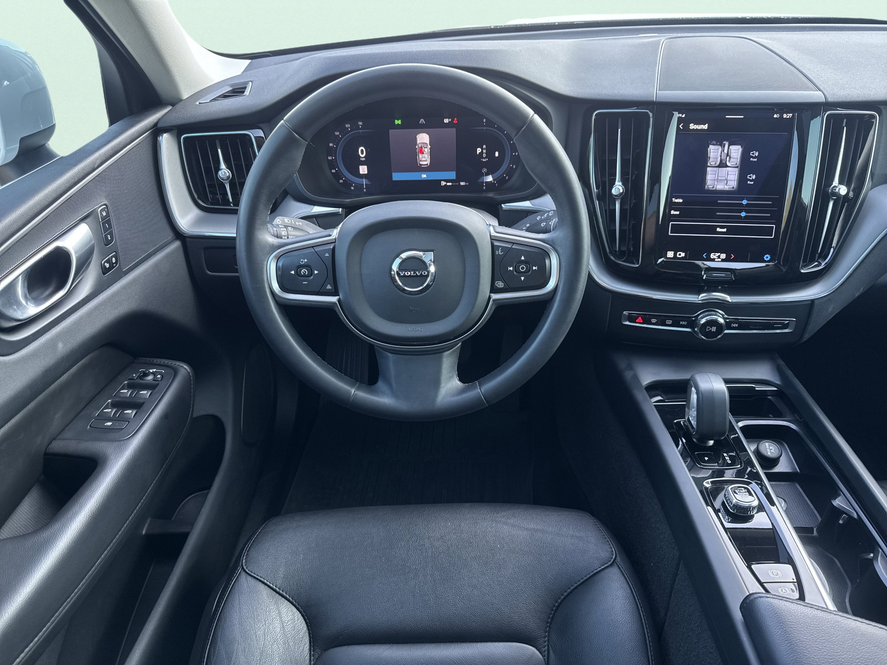 Used 2023 Volvo XC60 B5 Core image 53