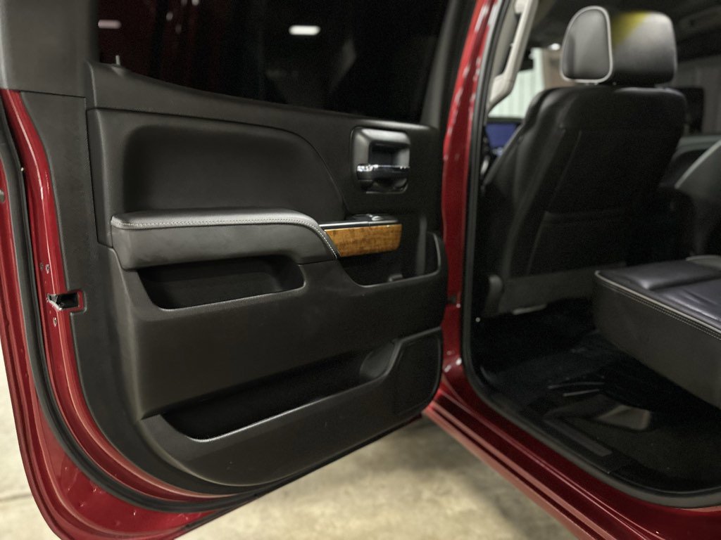 Used 2018 Chevrolet Silverado 2500 High Country w/ Duramax Plus Package image 9