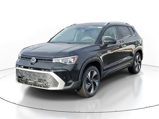 New 2026 Volkswagen Taos SE image 2