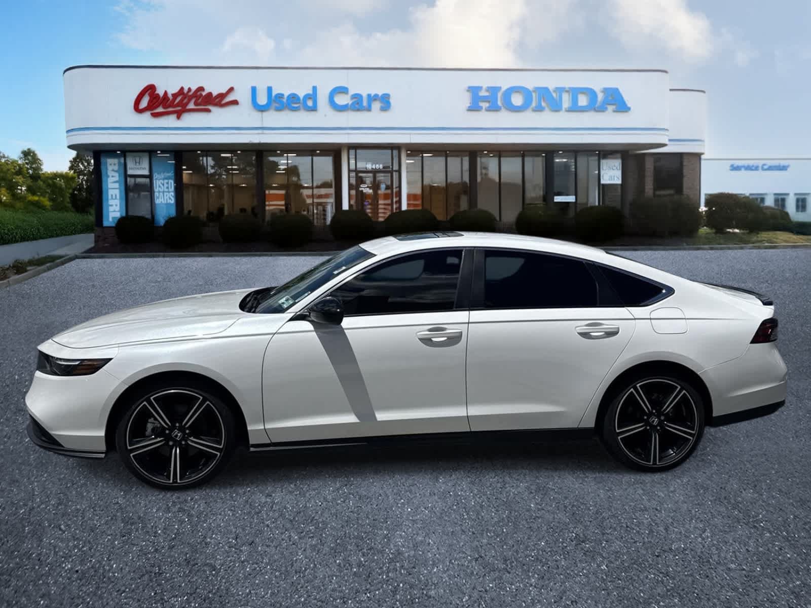 Used 2023 Honda Accord Sport image 2