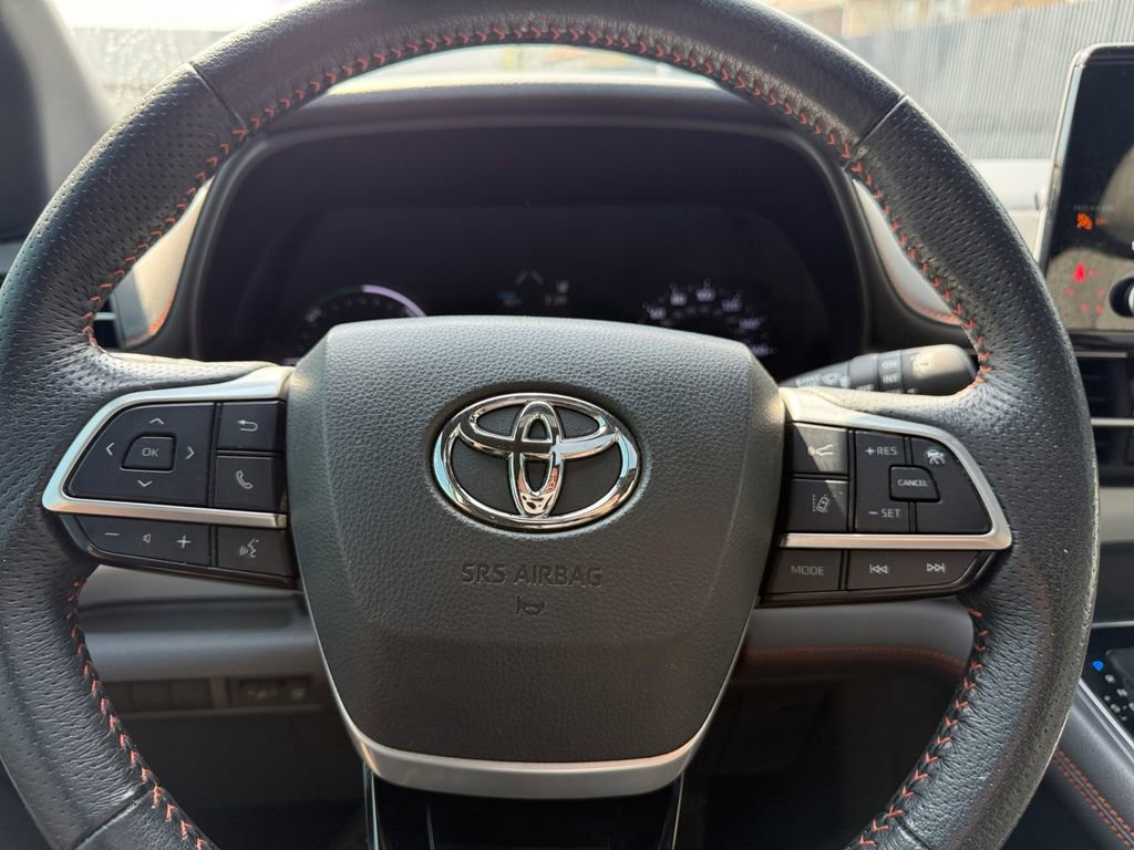 Certified 2022 Toyota Sienna XSE image 38