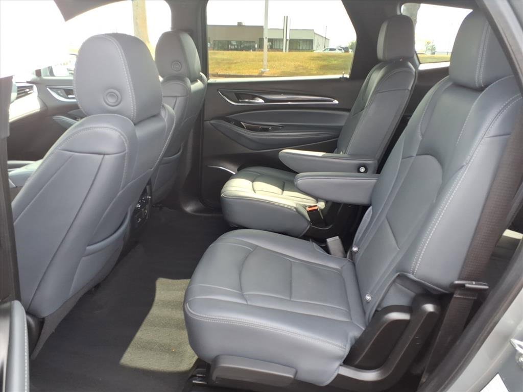 Used 2024 Buick Enclave Premium image 28
