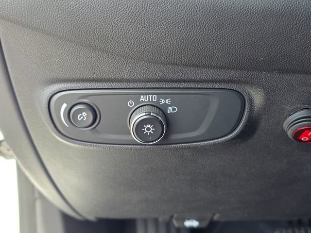 Used 2021 Chevrolet Equinox LS image 27