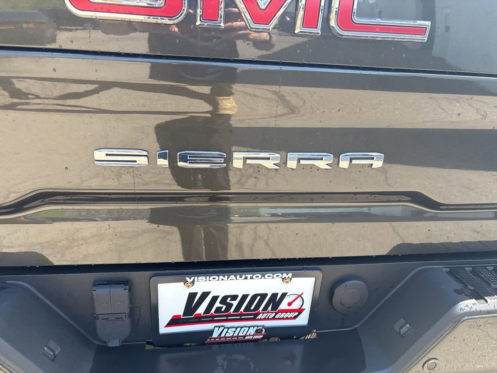 Used 2023 GMC Sierra 2500 AT4 w/ AT4 Preferred Package AWD/4WD image 17