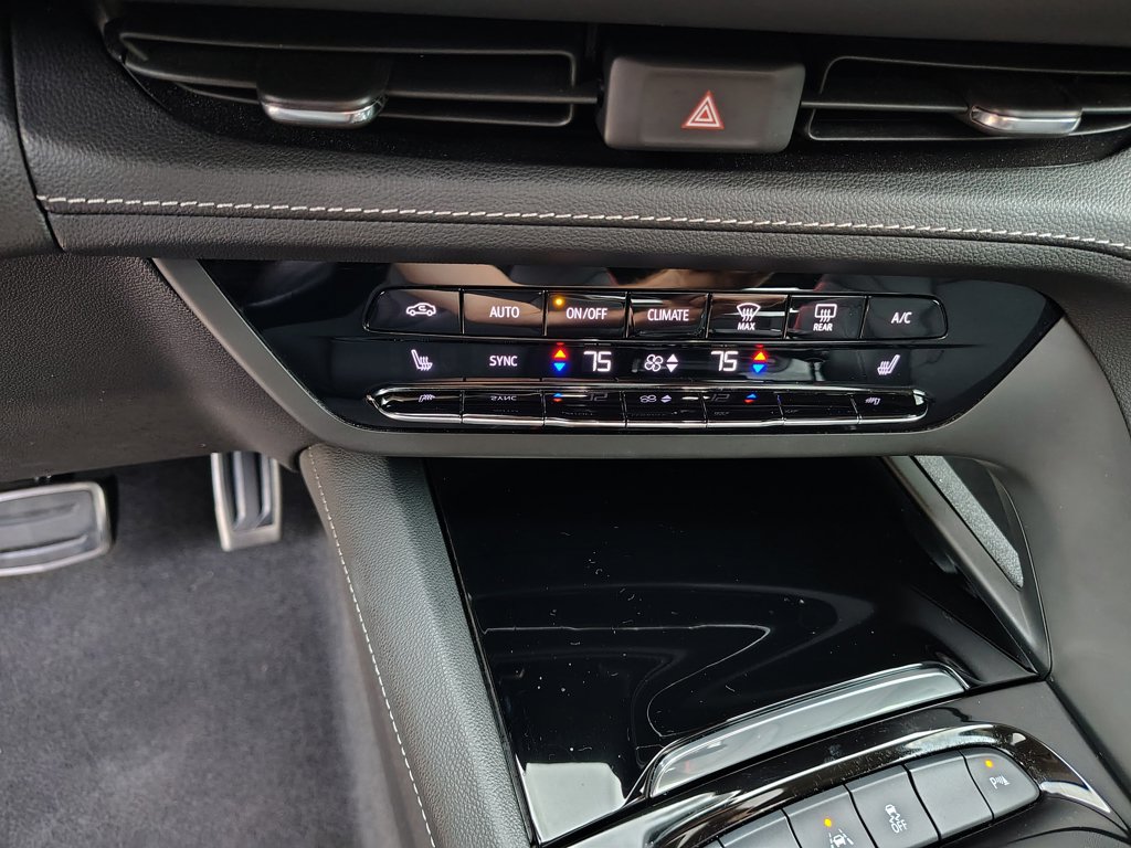 Certified 2023 Buick Envision Essence w/ Technology Package I AWD/4WD image 28